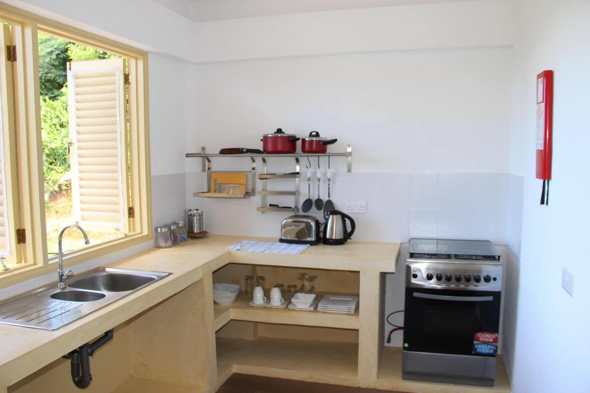 Summer Self Catering เบเซนต์แอนน์ ภายนอก รูปภาพ